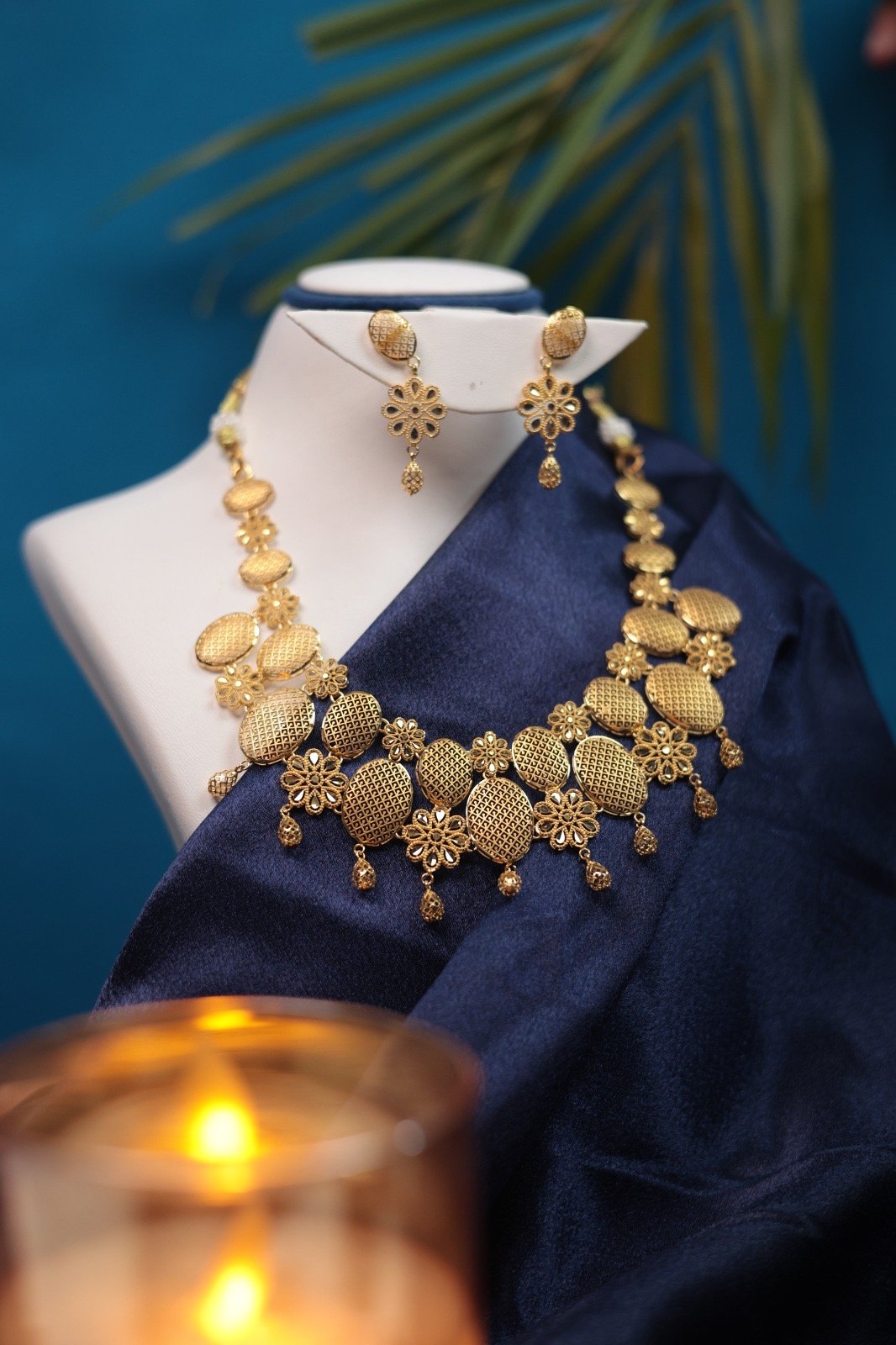 18K Fancy Melting Gold Necklace Set for Women | Dual-Tone Designer Jewelry with Earrings | Modern Luxury Gold Set